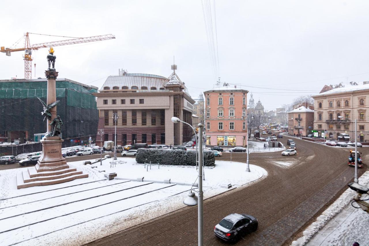 Romari Площа Міцкевича 利沃夫 外观 照片